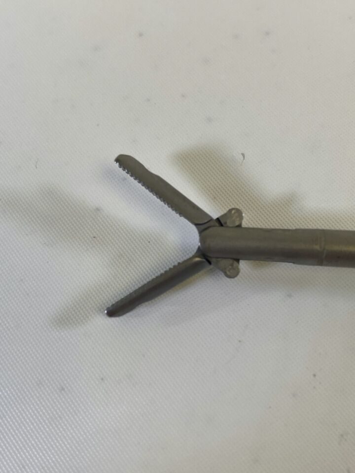V. MUELLER LA1356RF 5mm x 35cm Laparoscopic Knot Pushing Forcep — photo 4