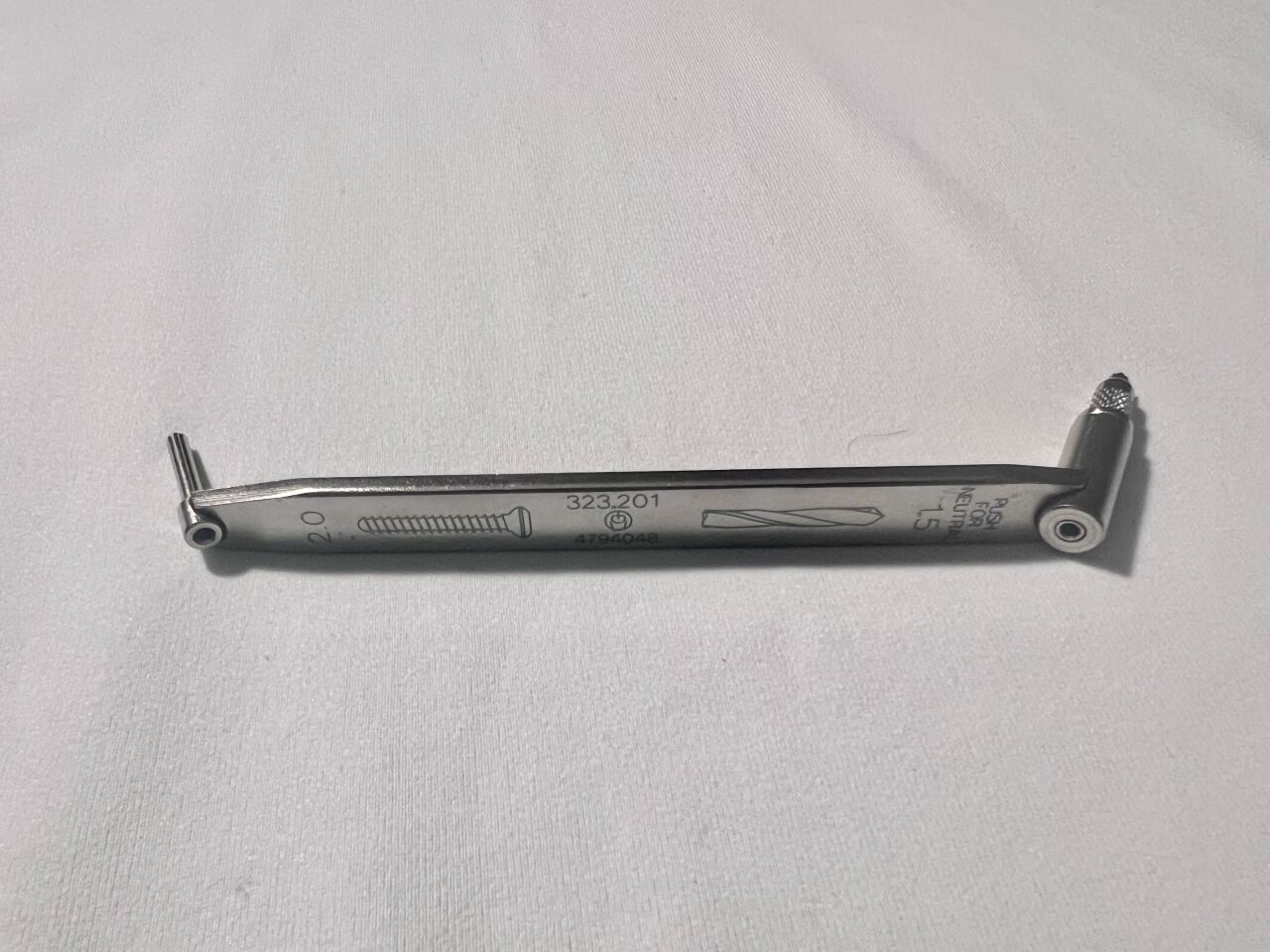 SYNTHES 323.201 2mm Universal Drill Guide
