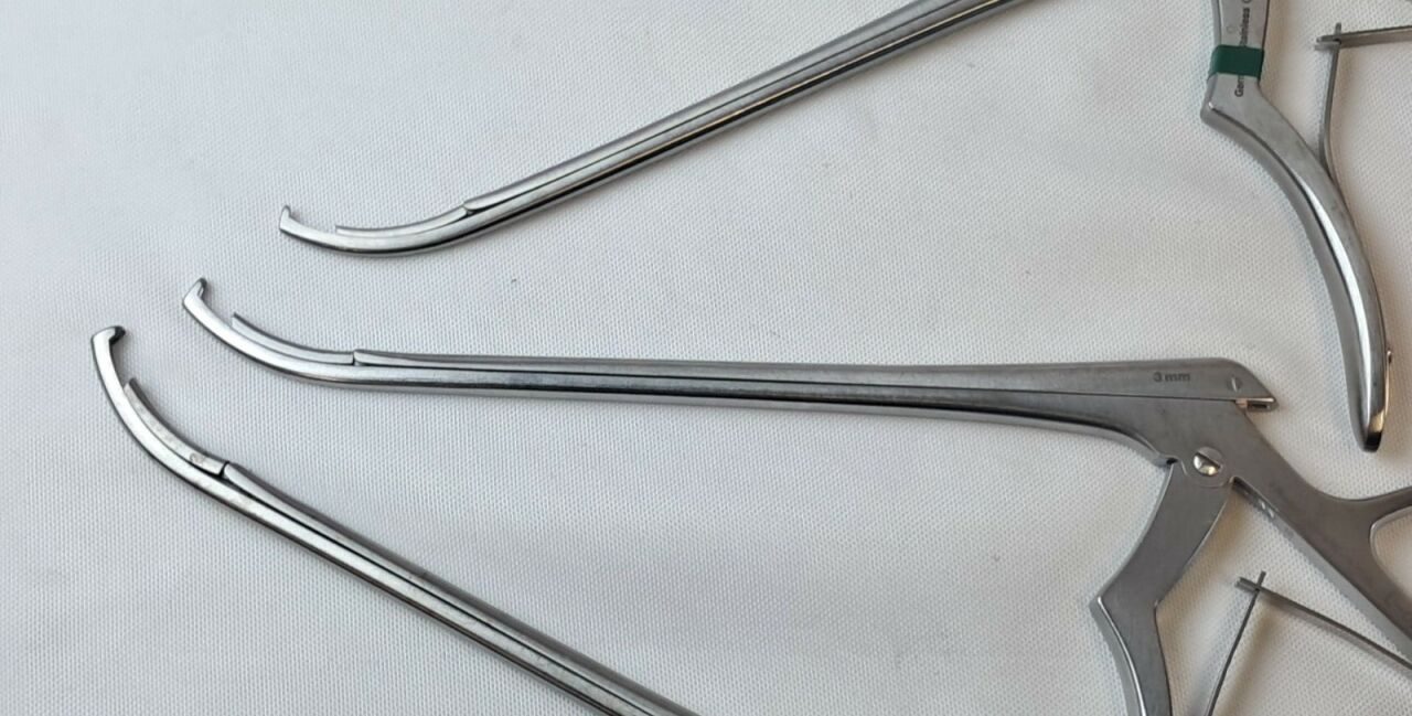 V. MUELLER VINO 2, 3, and 4mm Curved Up 70 Deg. 3pc Neuro/Spine Rongeur Set — photo 3