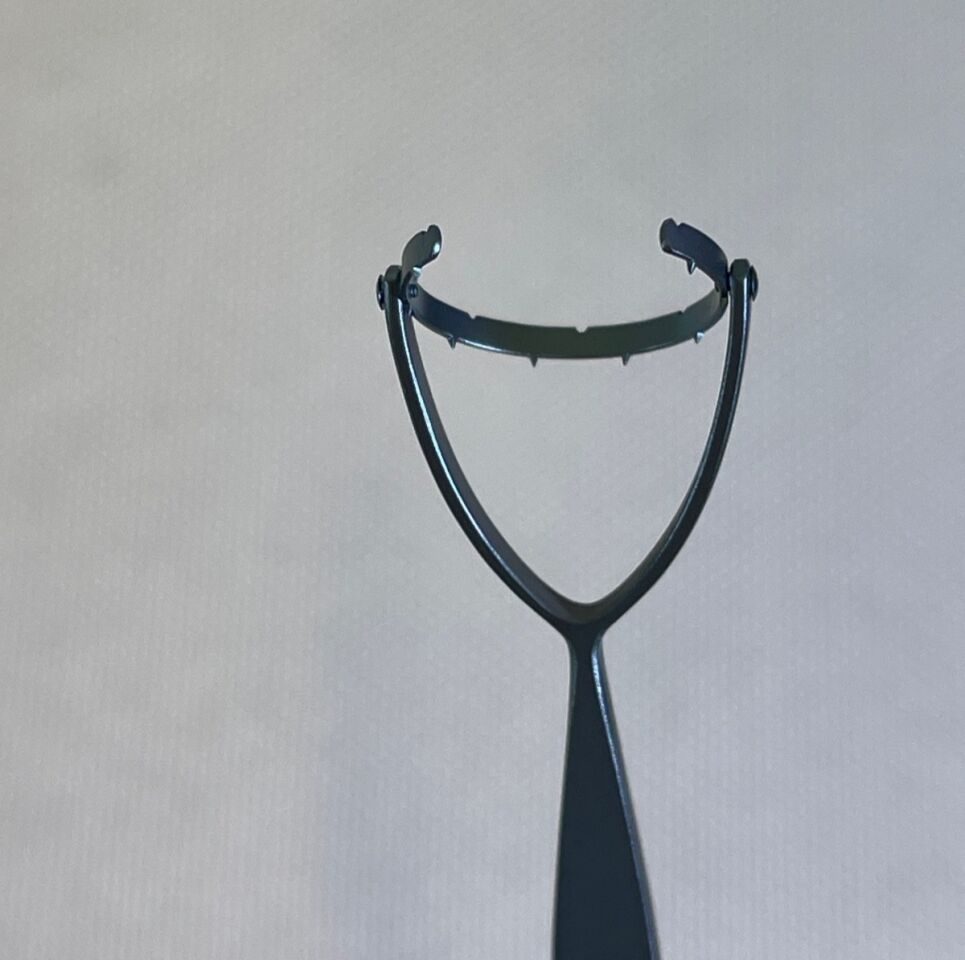 BAUSCH & LOMB ET9020 Titanium 13mm Thornton Fine Fixation Ring Forcep — photo 9