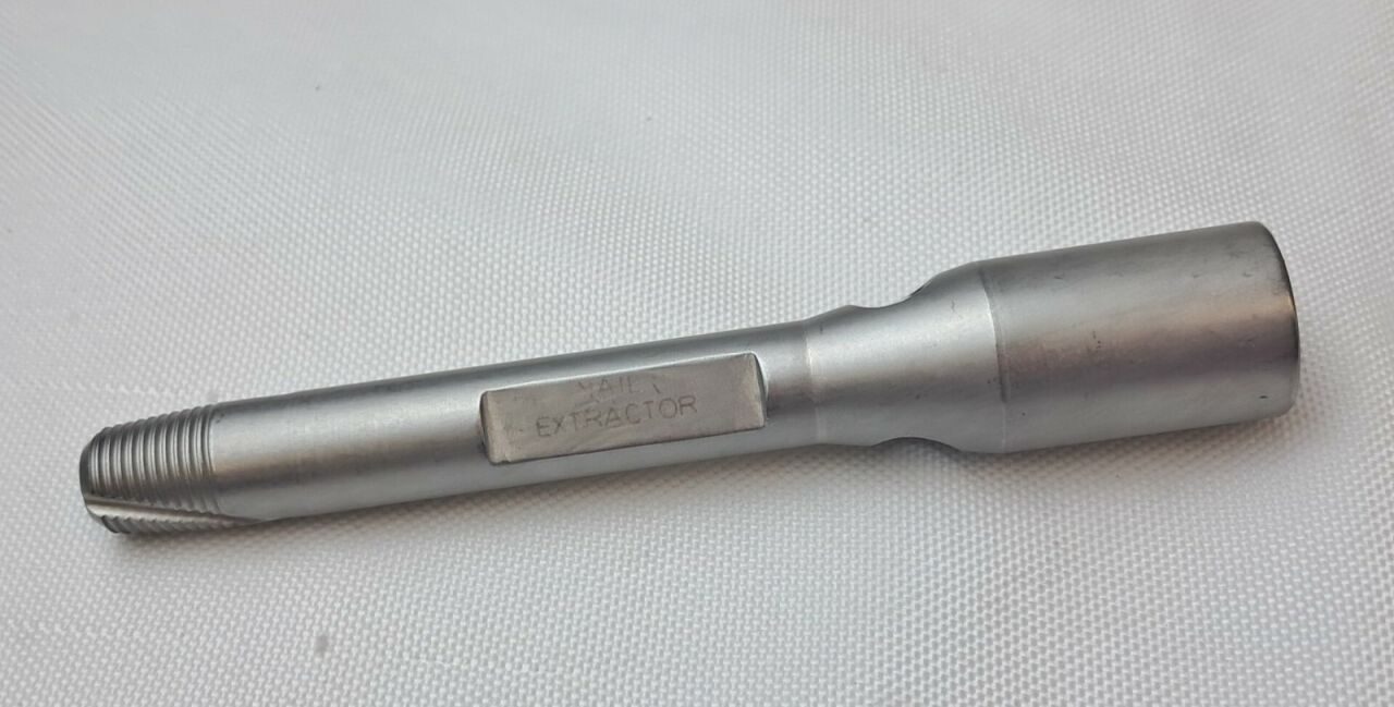 SMITH & NEPHEW 71687111 Nail Extractor — photo 2
