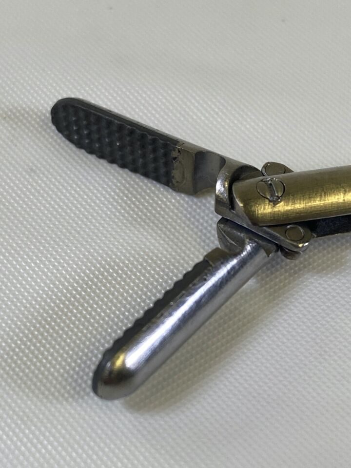 SNOWDEN-PENCER 90-3004 Diamond Jaw 5mm x 32cm Blunt Nose Laparoscopic Grasper — photo 4
