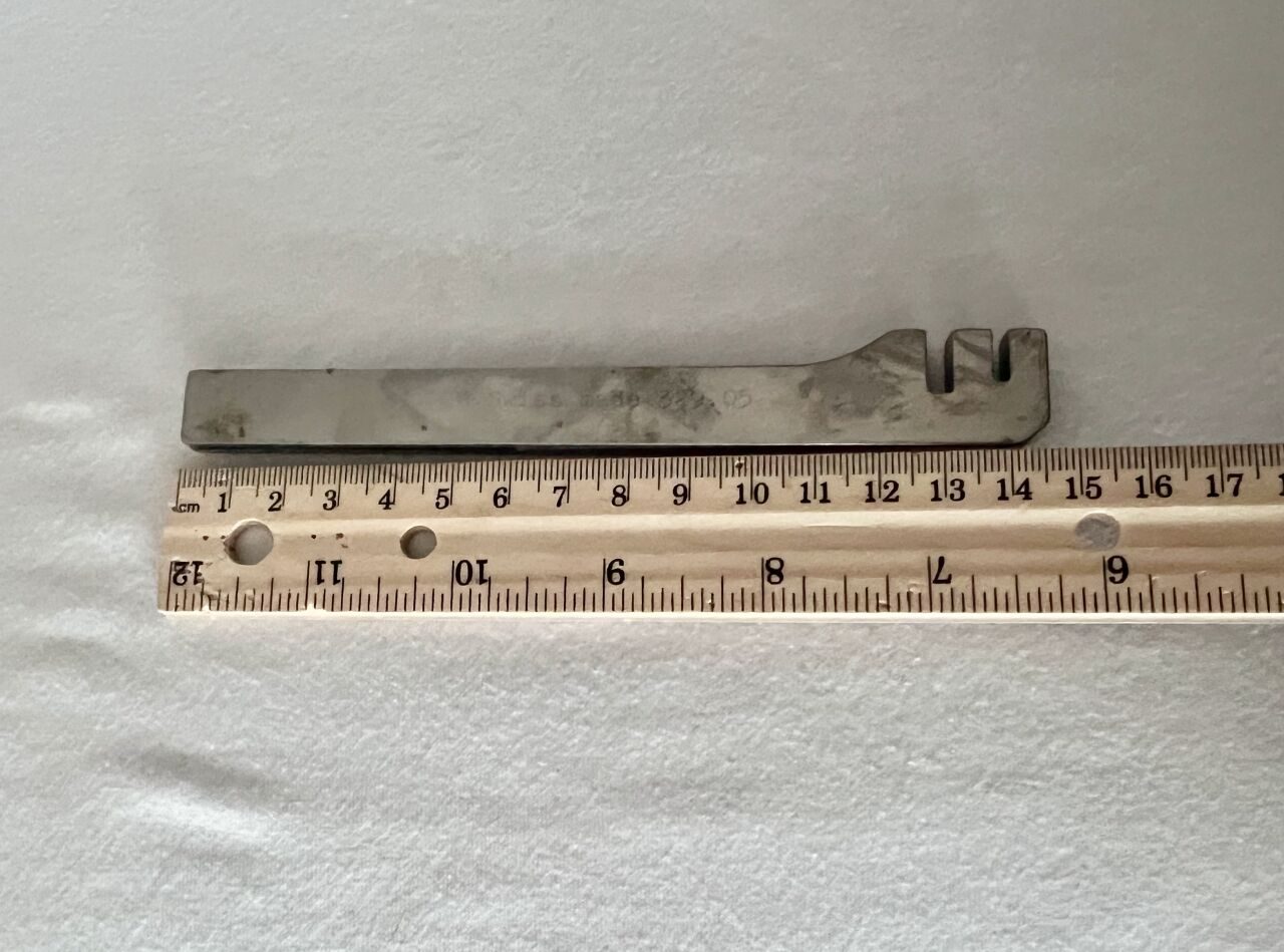 SYNTHES 329.05 Bending Iron For 2.7mm & 3.5mm LCP — photo 2