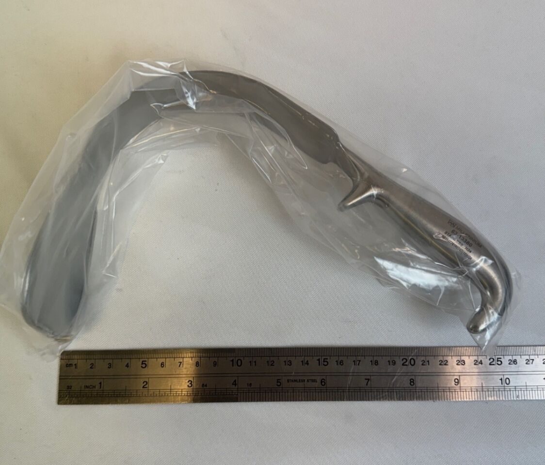 MILLENNIUM SURGICAL 63-13380 B.E. Glass Abdominal Retractor 6" x 3.25" Blade — photo 7