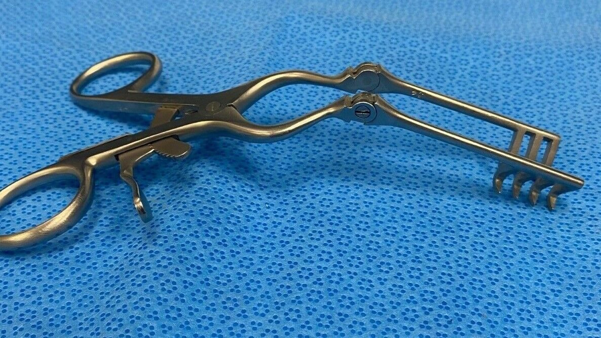V. MUELLER SU3195 Beckman Retractor Hinged Arms 3 X 4 Sharp Prongs 6-3/4" — photo 6