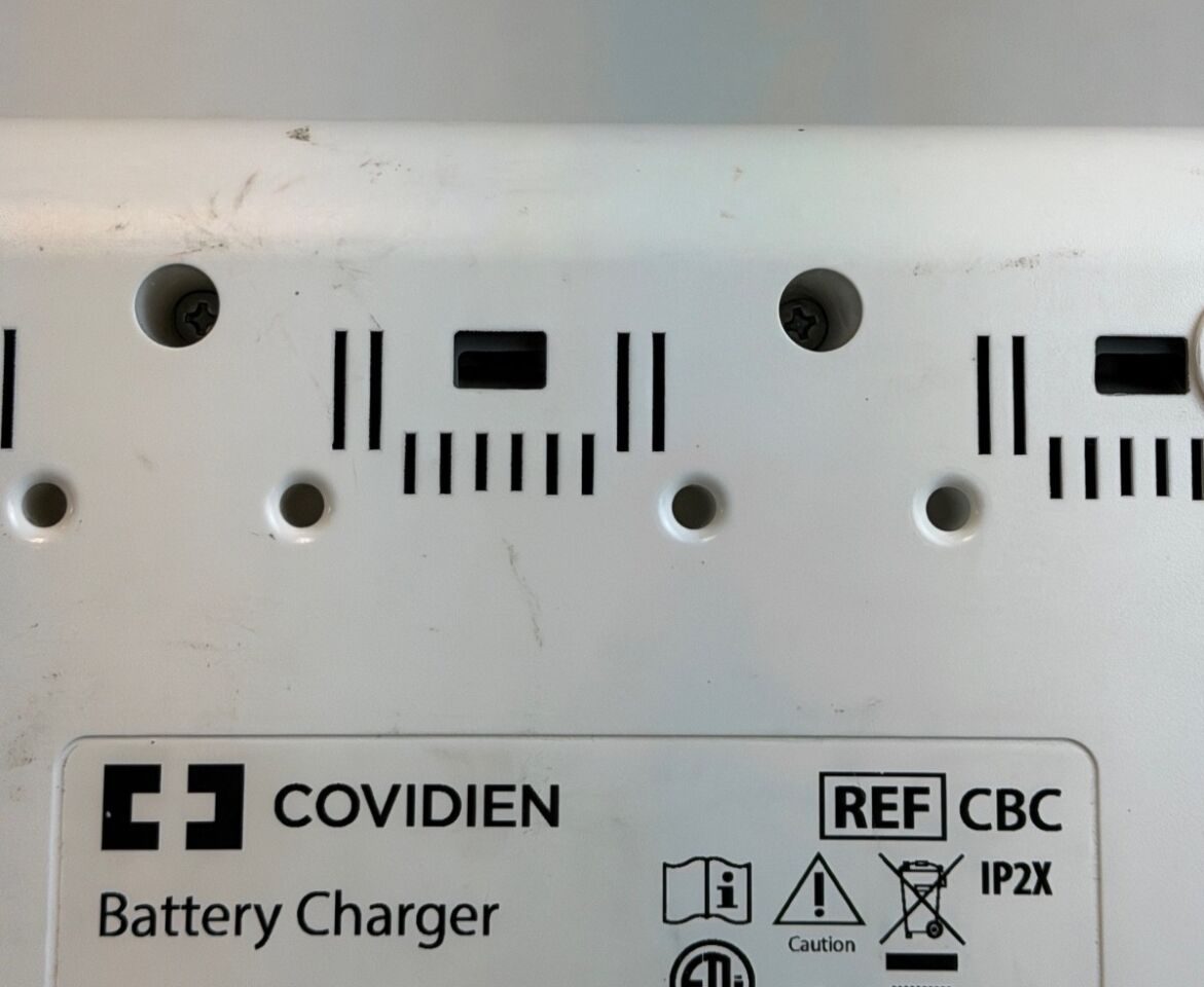 COVIDIEN CBC SCG Battery Charger — photo 8