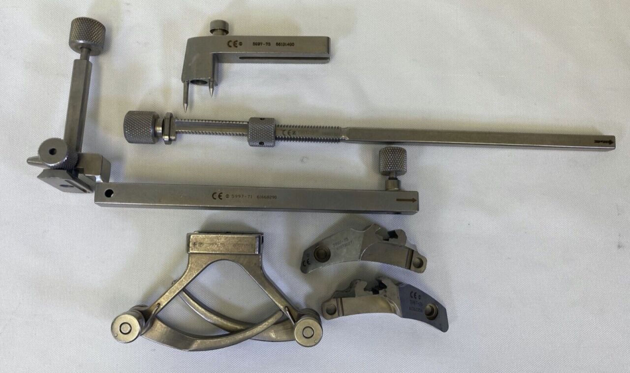 ZIMMER MGII Total Knee System Frame w/ Guides Set
