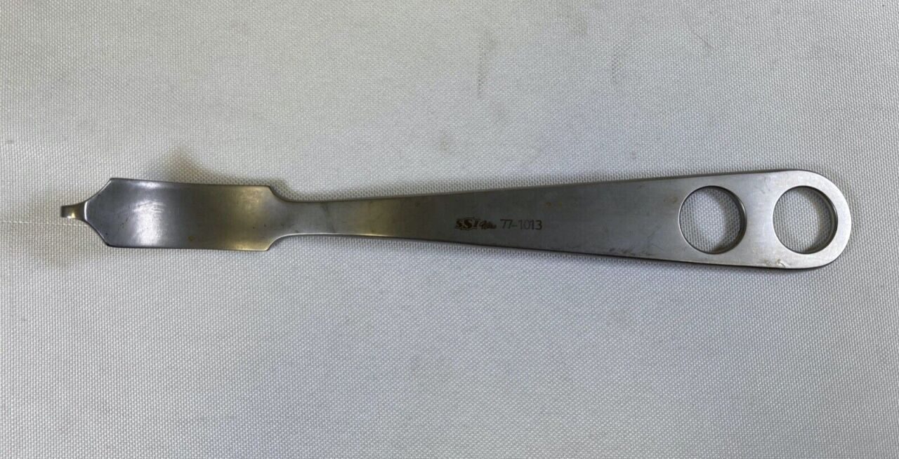 SSI ULTRA 77-1013 Humeral Head Retractor 18mm Wide Orthopedics — photo 1