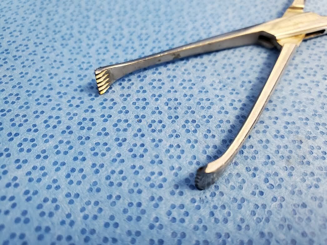 CODMAN 32-7010 Allis Classic Tissue Forceps — photo 3