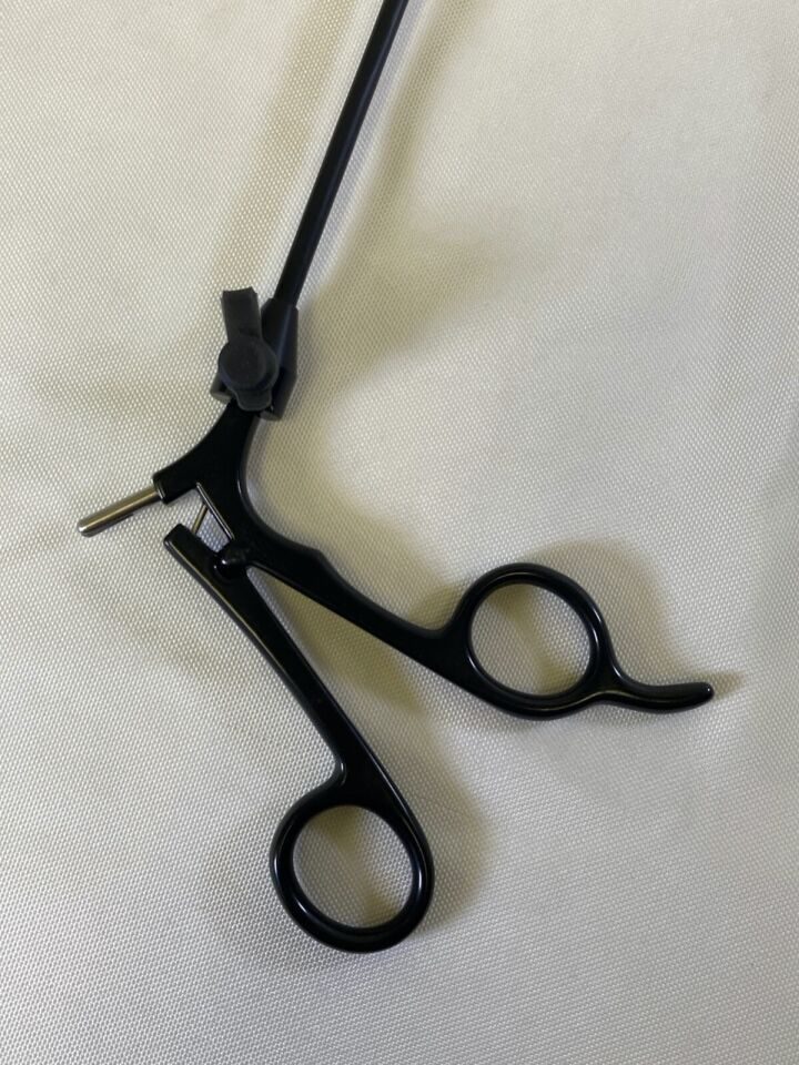 MILLENNIUM SURGICAL 72-5215568A 5mm x 45cm Laparoscopic Spiked Biopsy Cup Forcep — photo 4