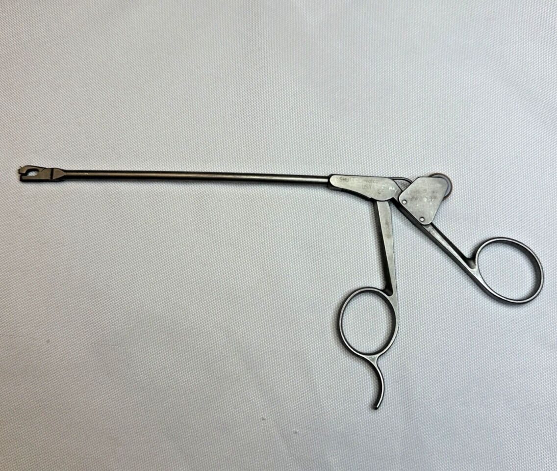 LINVATEC - SHUTT 18.1008 4MM Suture Punch, Straight, Slotted Jaw — photo 1