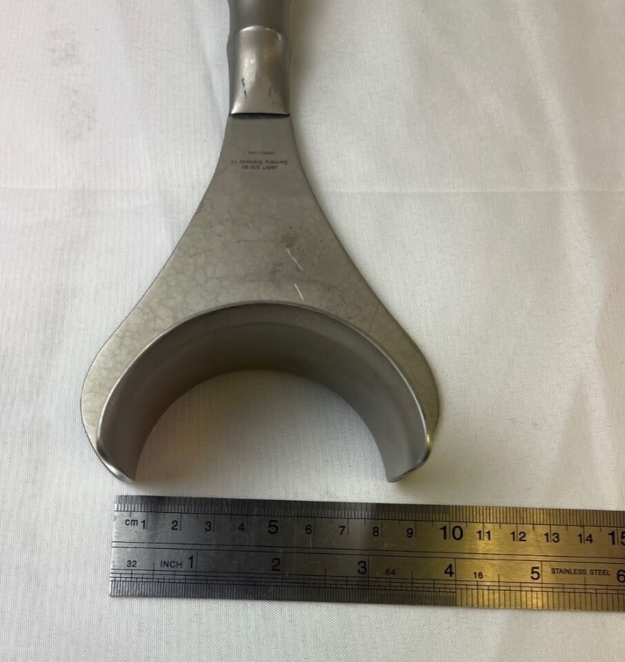 INTEGRA 500-197 DeLee Universal Retractor L: 9.5" 2 1/8" x 3" Deep Blade — photo 6