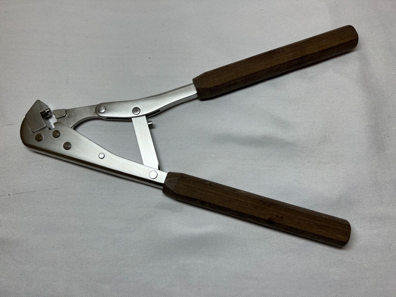 SYNTHES 329.151 Locking Calcaneal Plate Cutter — photo 5