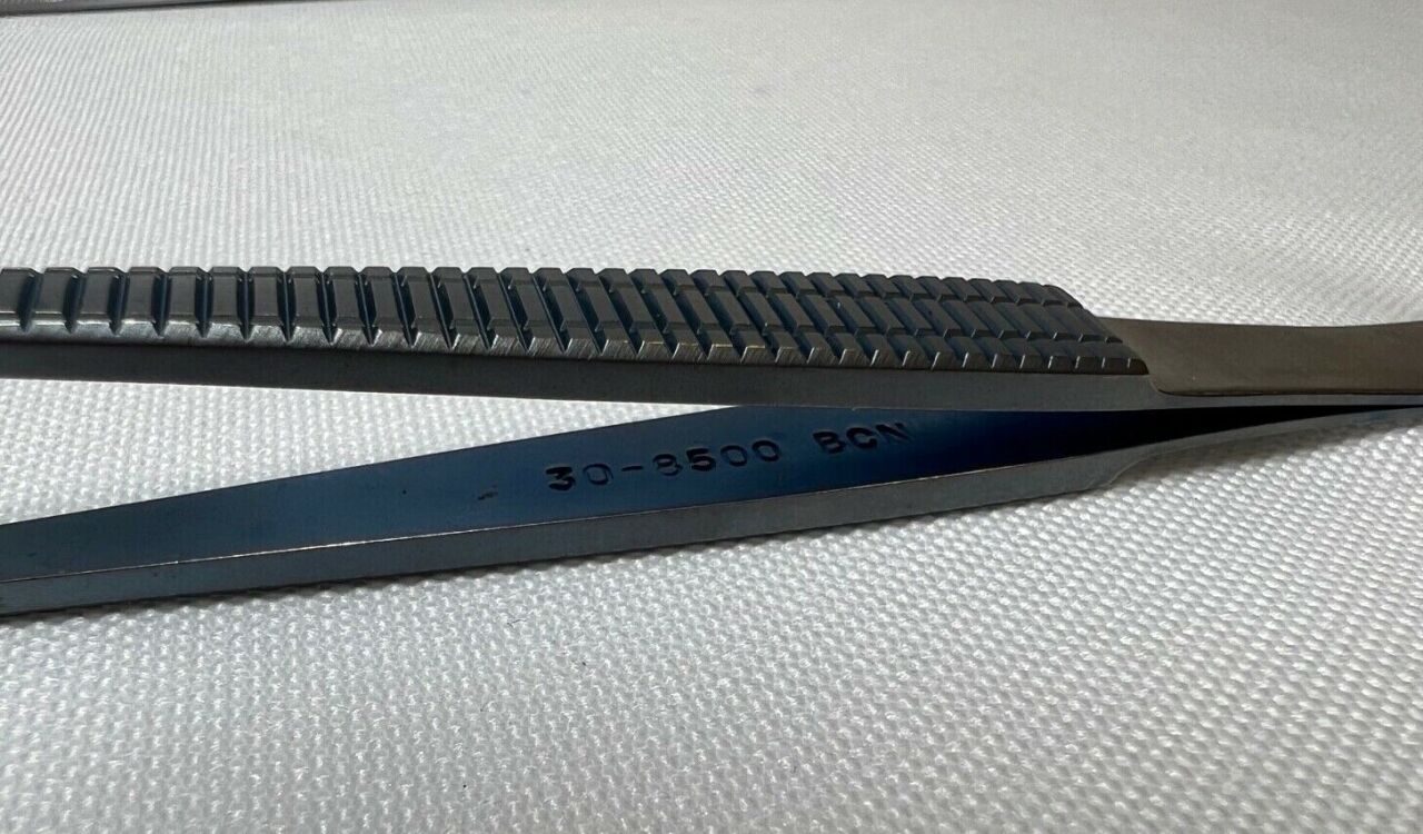 CODMAN 30-8500 Titanium Castaneda Vascular Forceps 6" 1x2 Serrated Tips — photo 5