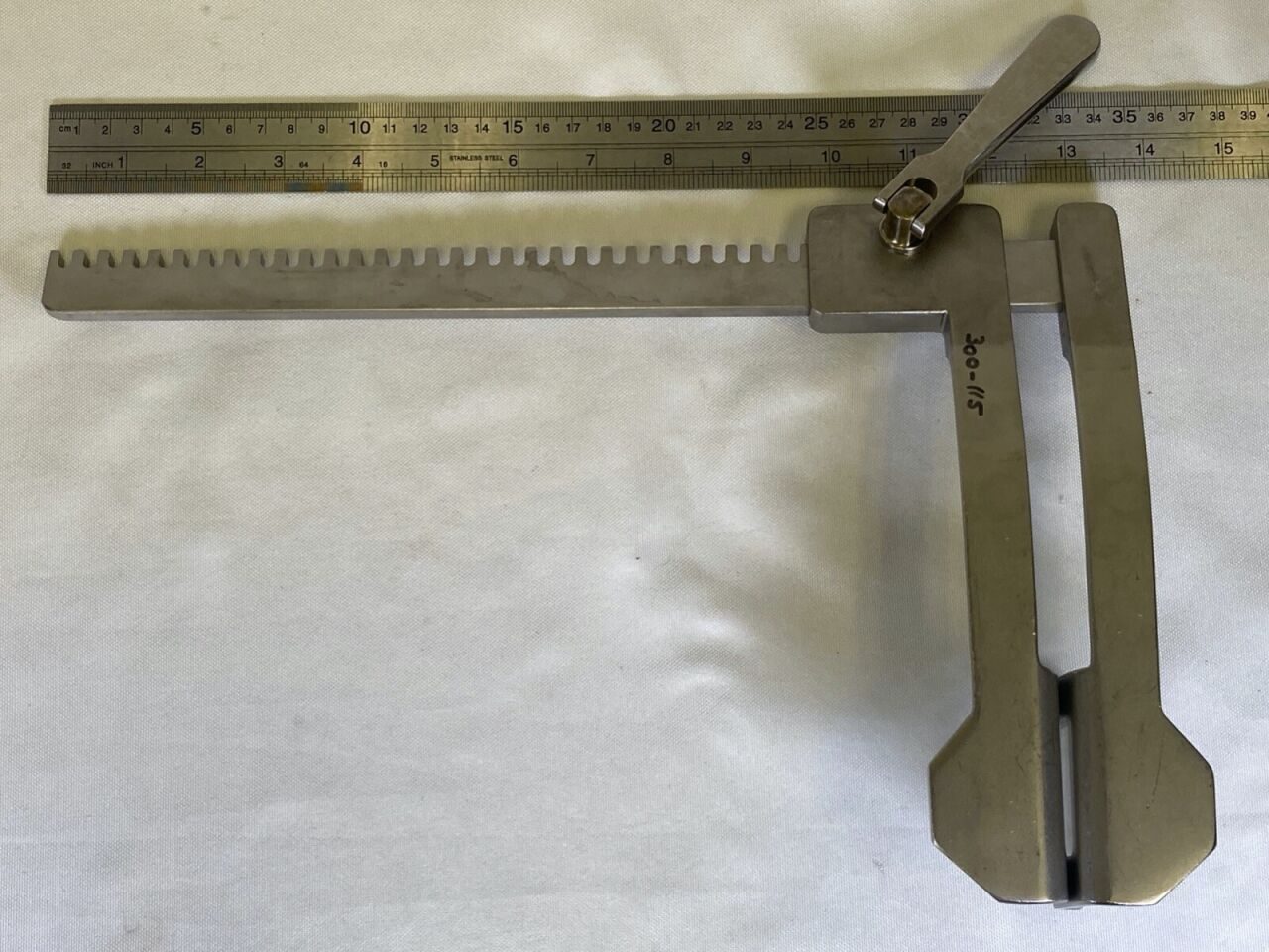 JARIT 300-115 Finochietto Rib Spreader Adult Curved Arms 8.75" Spread — photo 8
