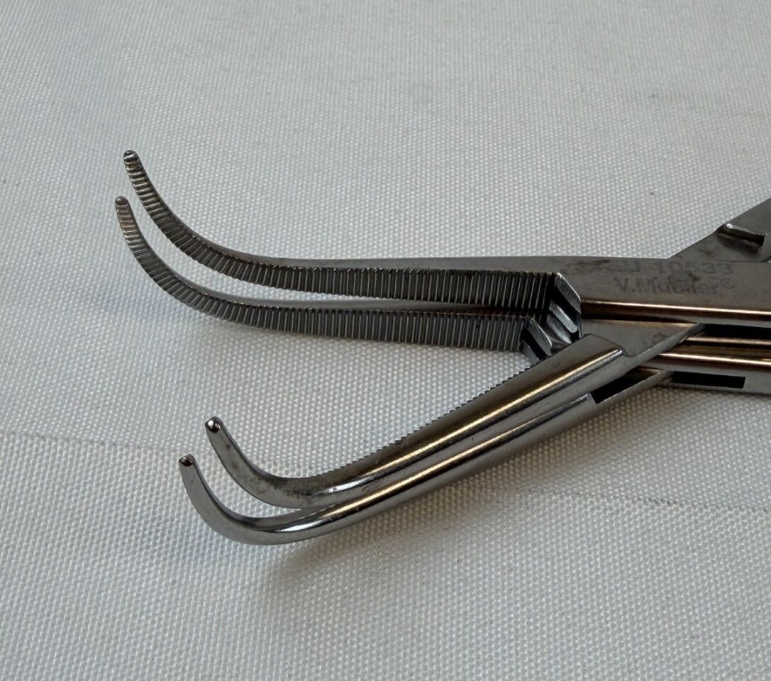 V. MUELLER SU10533 Gemini Artery Forceps 9" J Curved Fine Jaws — photo 3