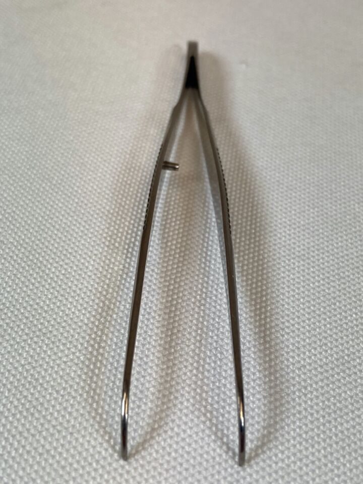 KARL STORZ E-1412 Curved Dressing Forcep 4" Serrated Jaws — photo 7