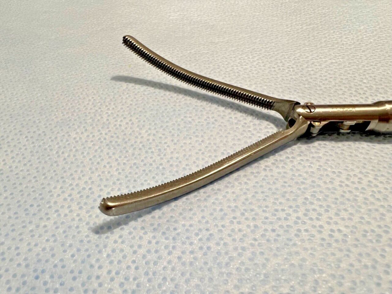 SNOWDEN-PENCER 90-6359 Curved DeBakey Clamp 10mm Laparoscopy — photo 3