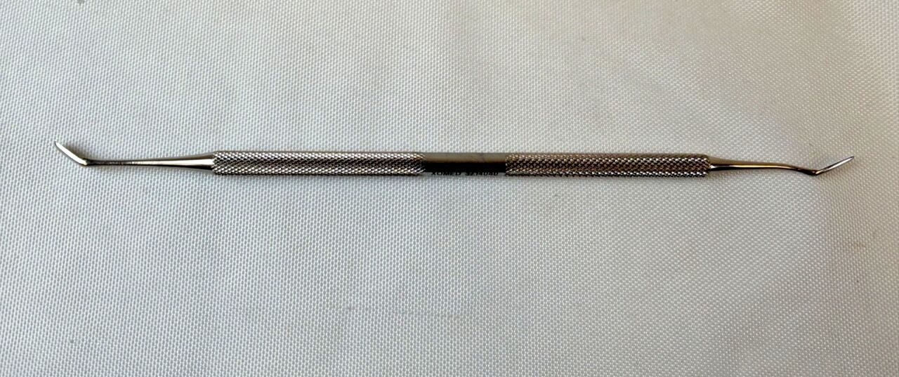 XOMED 3714040 2.4mm 10deg & 4.0mm 30deg 8" Woodson Elevator Dual Ended