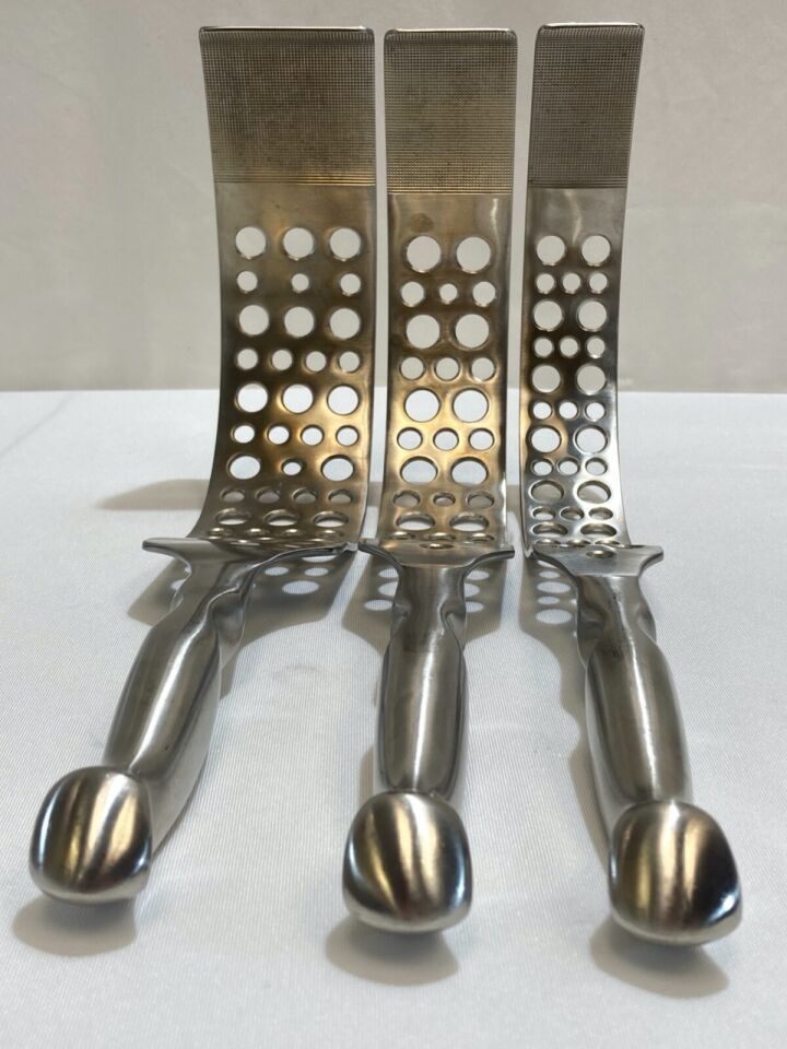 V. MUELLER SU10312 SU10311 & SU10310 Set of 3 Perforated Deaver Retractor Blades — photo 4