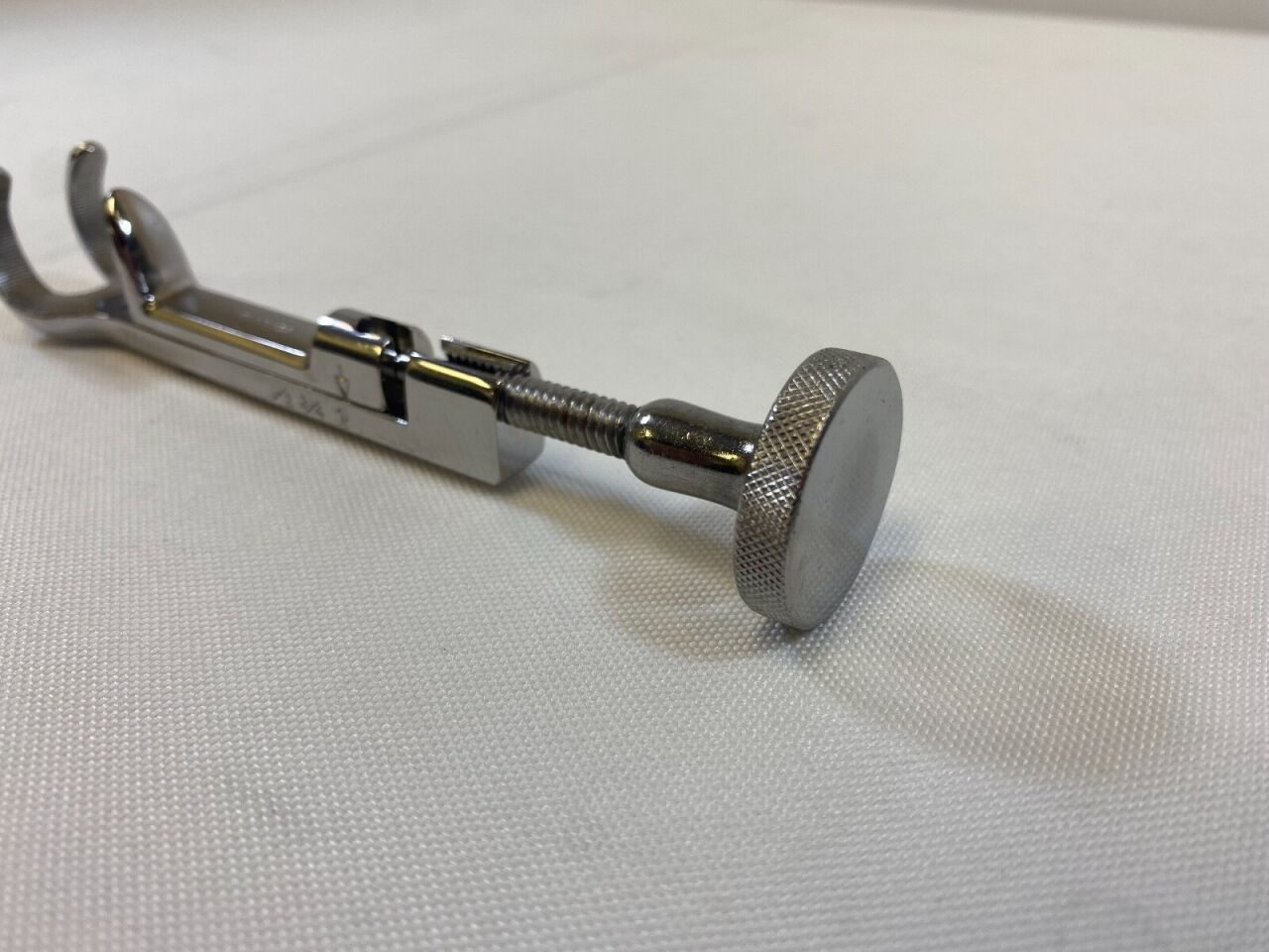 SKLAR  Lowman Adjustable Bone Clamp 1 x 2 Prong Jaw — photo 5