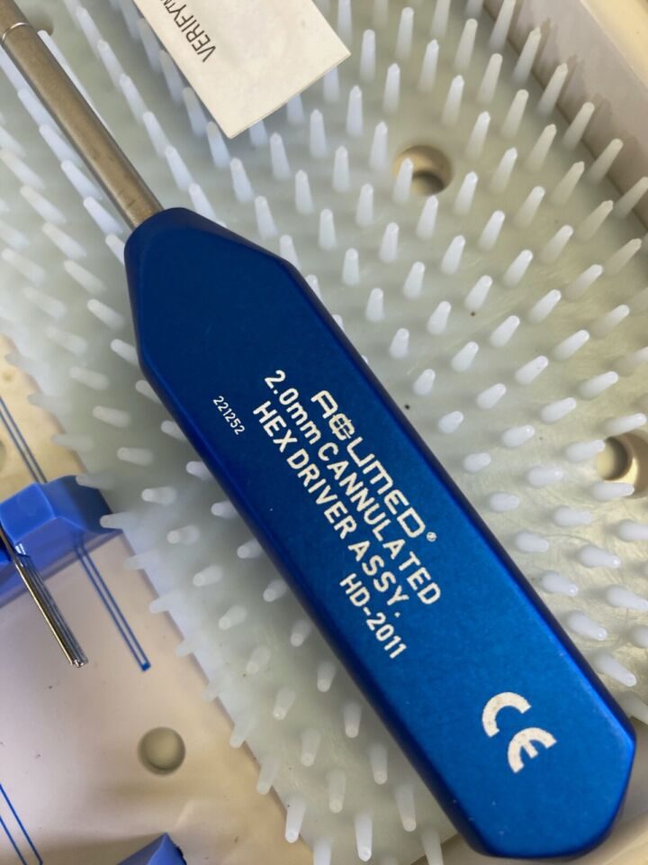 ACUMED Acutrak 2.0mm Acutrak Mini w/ Case Cannulated Driver Set — photo 3