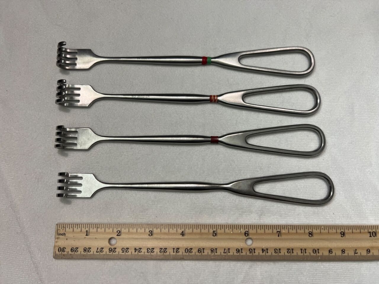 V. MUELLER SU3552-01 Volkmann Retractor Blunt 4-Prongs 8-3/4" Length lot of 4 — photo 3