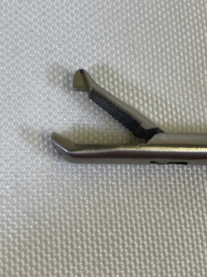 5mm x 34cm CarbBite Tooth Jaw Ratchet Laparoscopic Needle Holder — photo 2