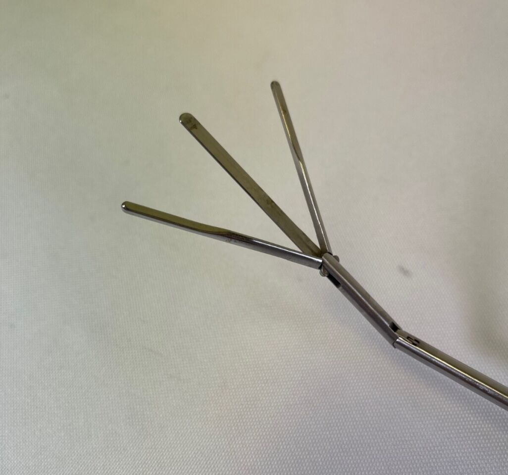 R. WOLF 8383.691 5mm x 320mm Laparoscopic Tissue Retractor — photo 2