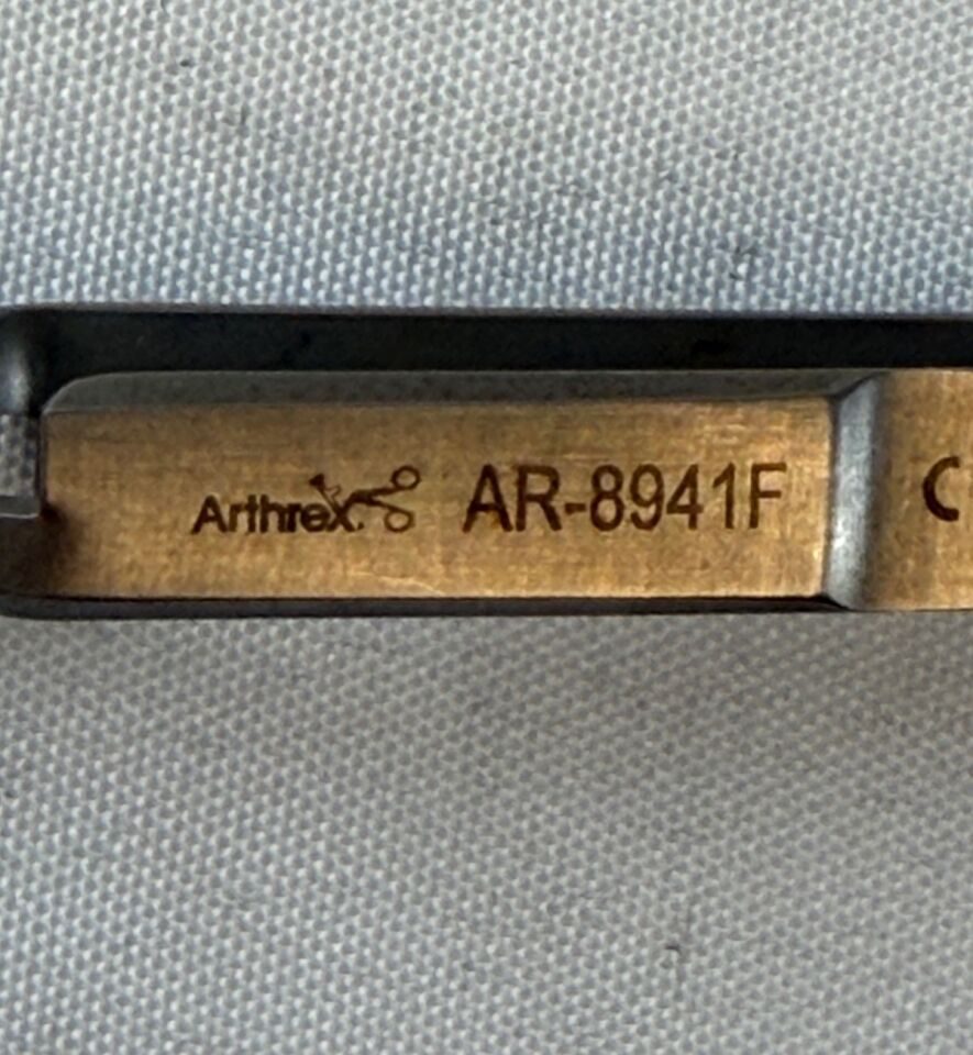 ARTHREX AR-8941F Self Retaining Holding Forceps — photo 2