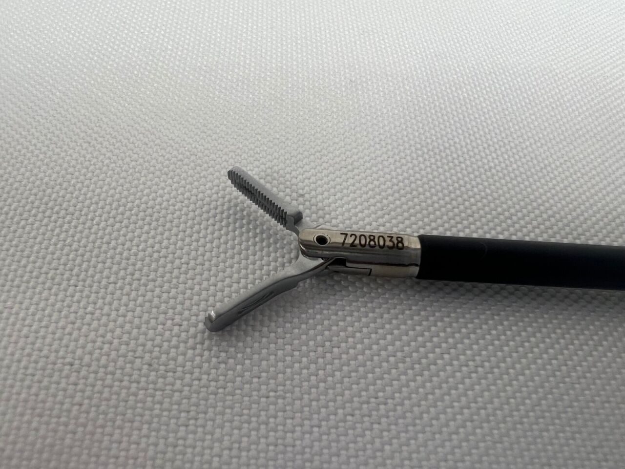 DYONICS 7208038 Laparoscopic Atraumatic Grasping Forceps — photo 3