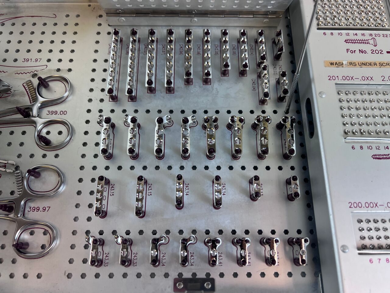SYNTHES  Self-Tapping Mini Fragment Set — photo 4