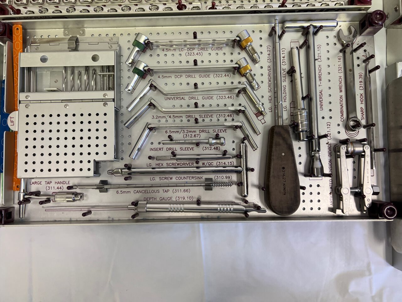 SYNTHES  Large Fragment System Basic Instruments, LC-DCP Plates & ASIF Screws — photo 2