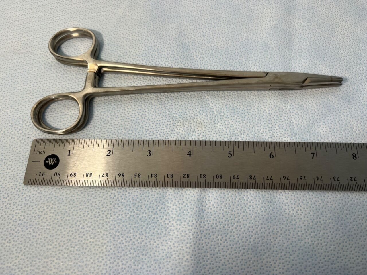 THD  Surgical Needle Holders Serrated Tips 8" Length — photo 5
