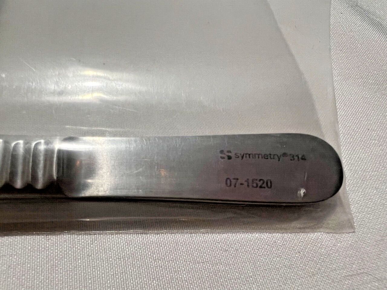SYMMETRY SURGICAL 07-1520 Russian Tissue Forceps Side Grasping Teeth 8" Length — photo 3