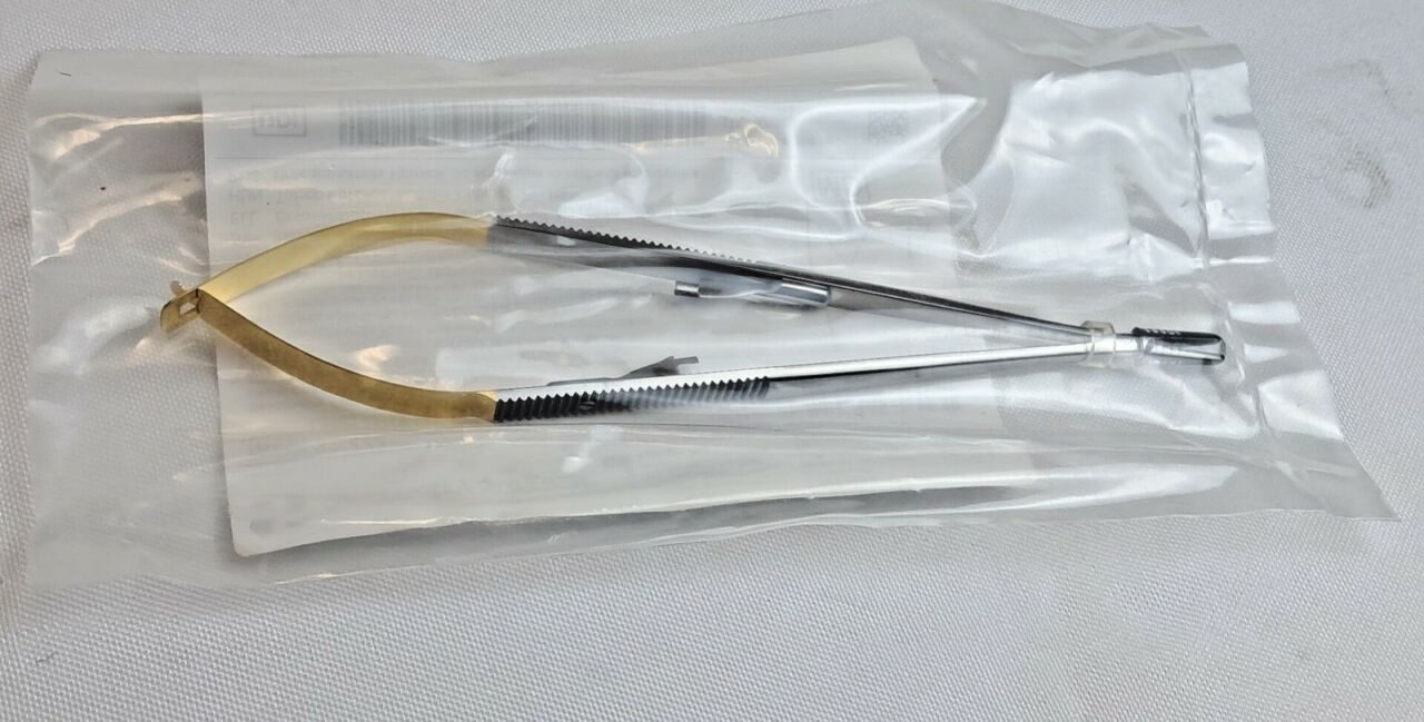 SSI ULTRA 32-444 7" Flat Handle T/C Jaws Castroviejo Needle Holder w/ Catch — photo 1