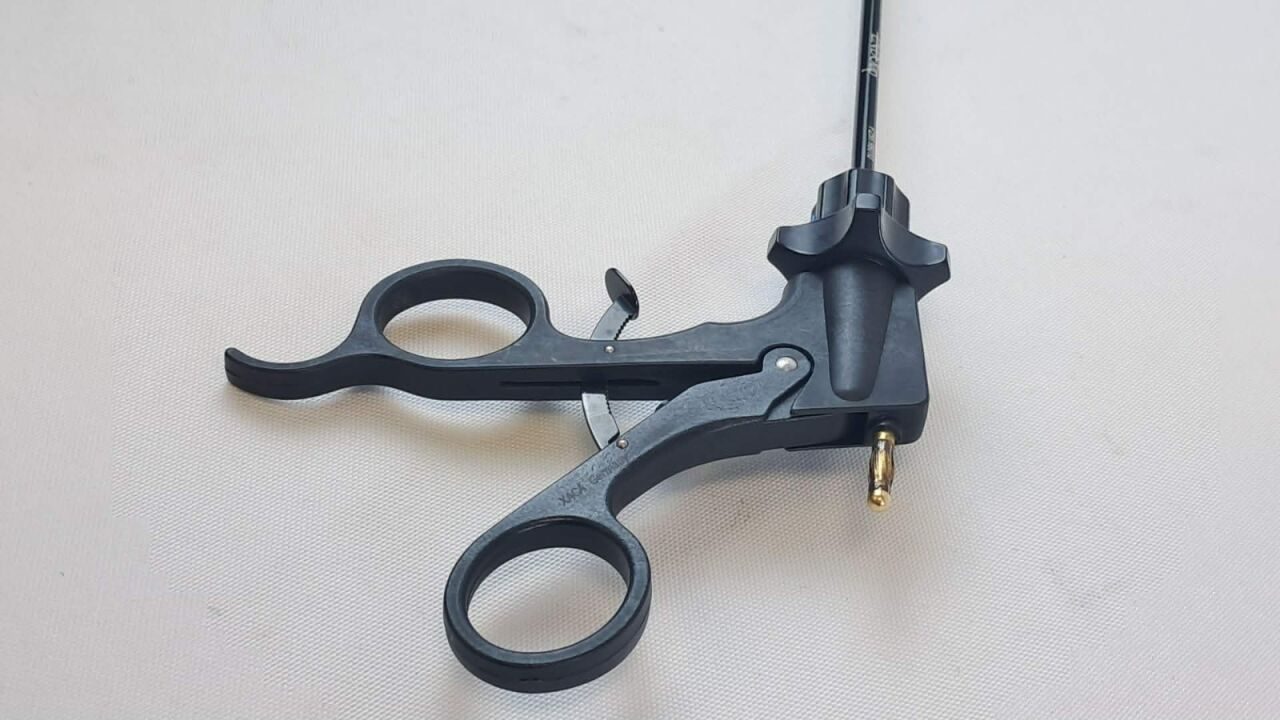 V. MUELLER EndoLap F256.99100 w/ 256.02 Rotating Handle Fenestrated Grasper 5mm — photo 4