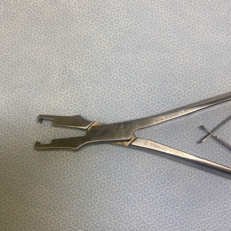 ZIMMER 5789-43 Surgical Orthopedic Holding Pliers — photo 2