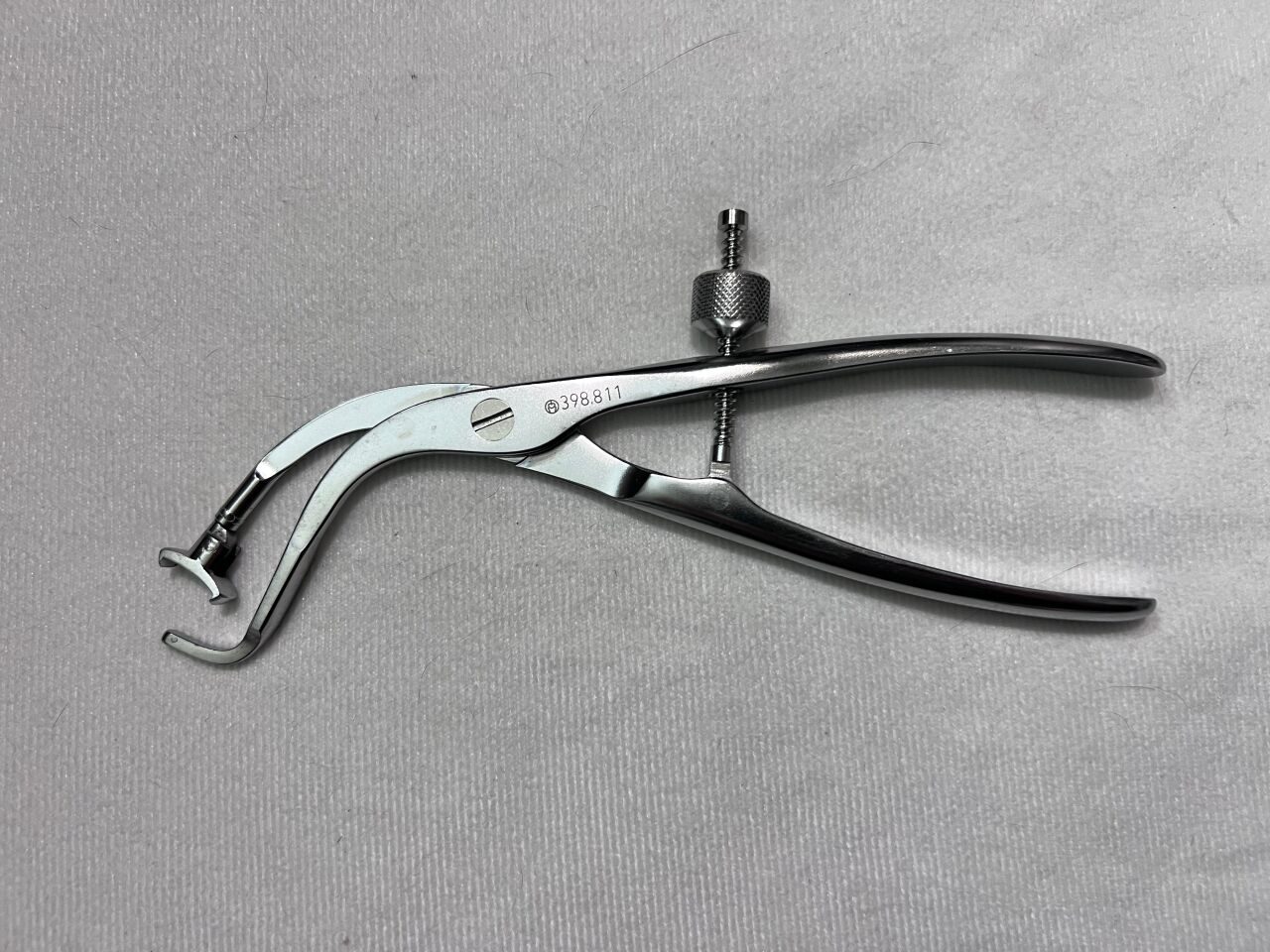 SYNTHES 398.811 Size 0 Plate Holding Forceps w/ Swivel Foot — photo 1