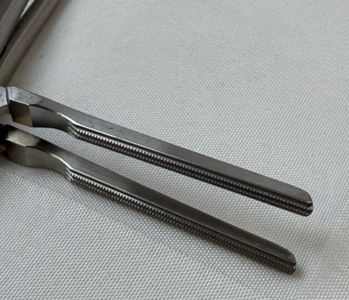 CODMAN 37-1520 Masterson Hysterectomy Forcep Straight 2x3 Teeth 9" — photo 4
