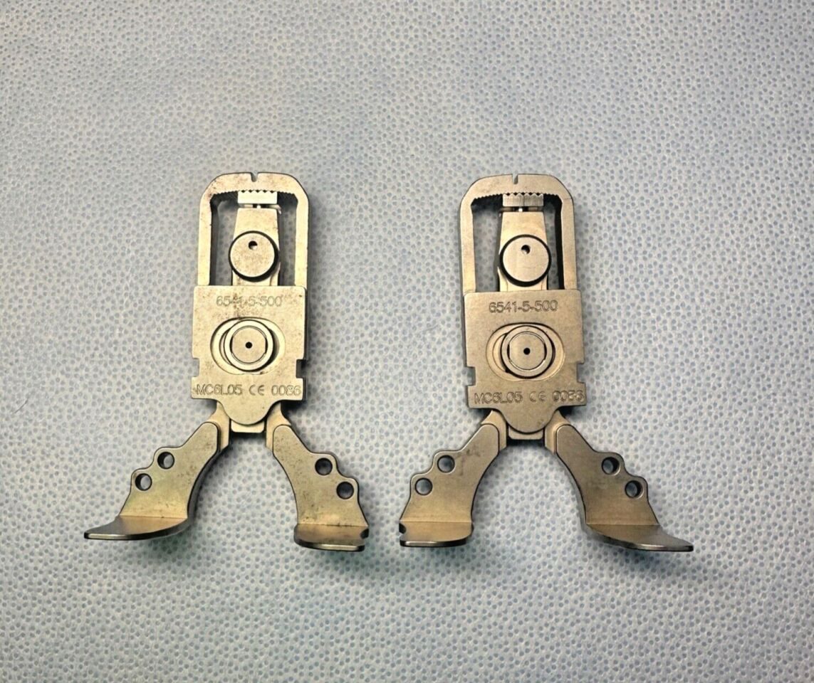 STRYKER 6541-5-500 Triathlon Knee System MIS AP Sizer Adjustment Housing set of 2 — photo 1