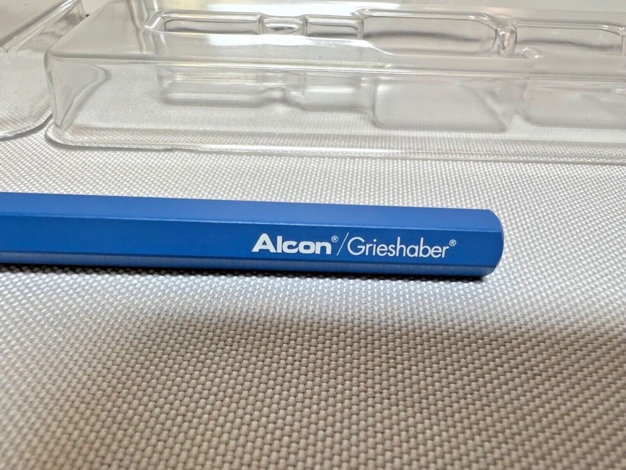 ALCON 712.00.12 Grieshaber Handle w/ 712.41.00 Conformal 20 Gauge Forceps — photo 4