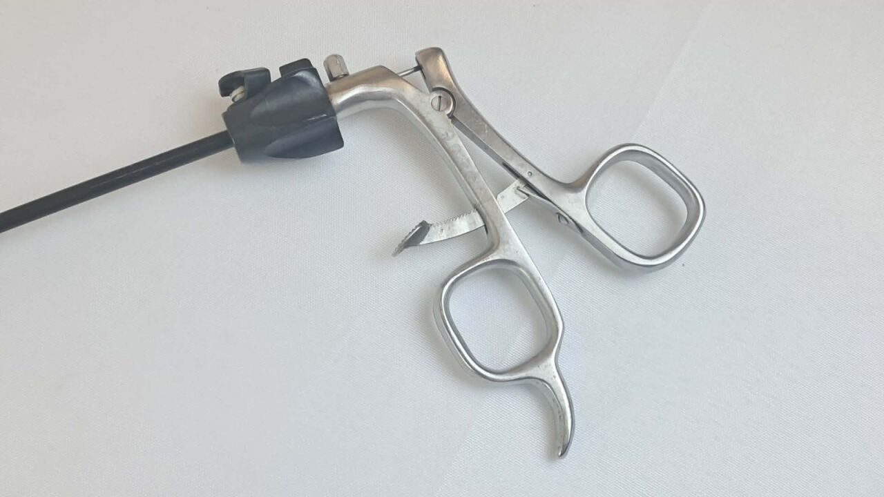 SNOWDEN-PENCER 90-3001 Mckernen Fundus Grasping Forceps 5mm D/A Laparoscopic — photo 3