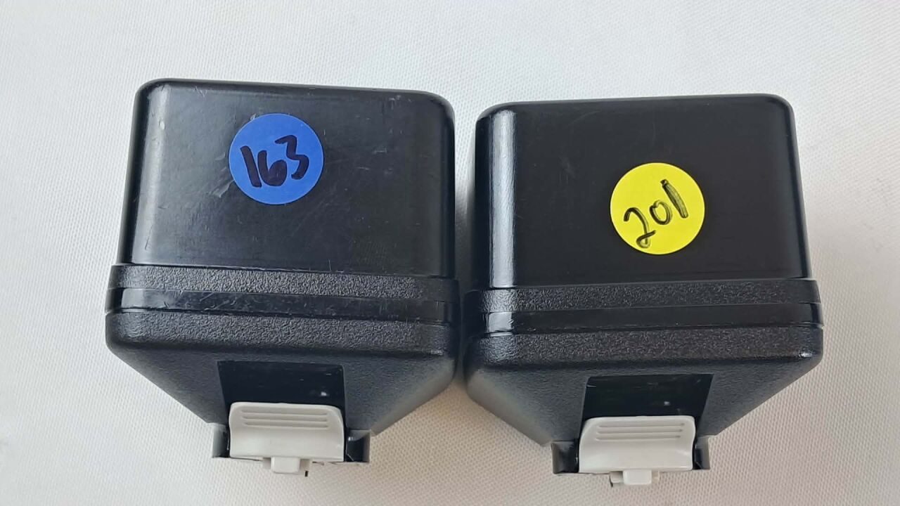 STRYKER Pair 8215 System 8 Large Battery Cycle Counts: 163 & 201