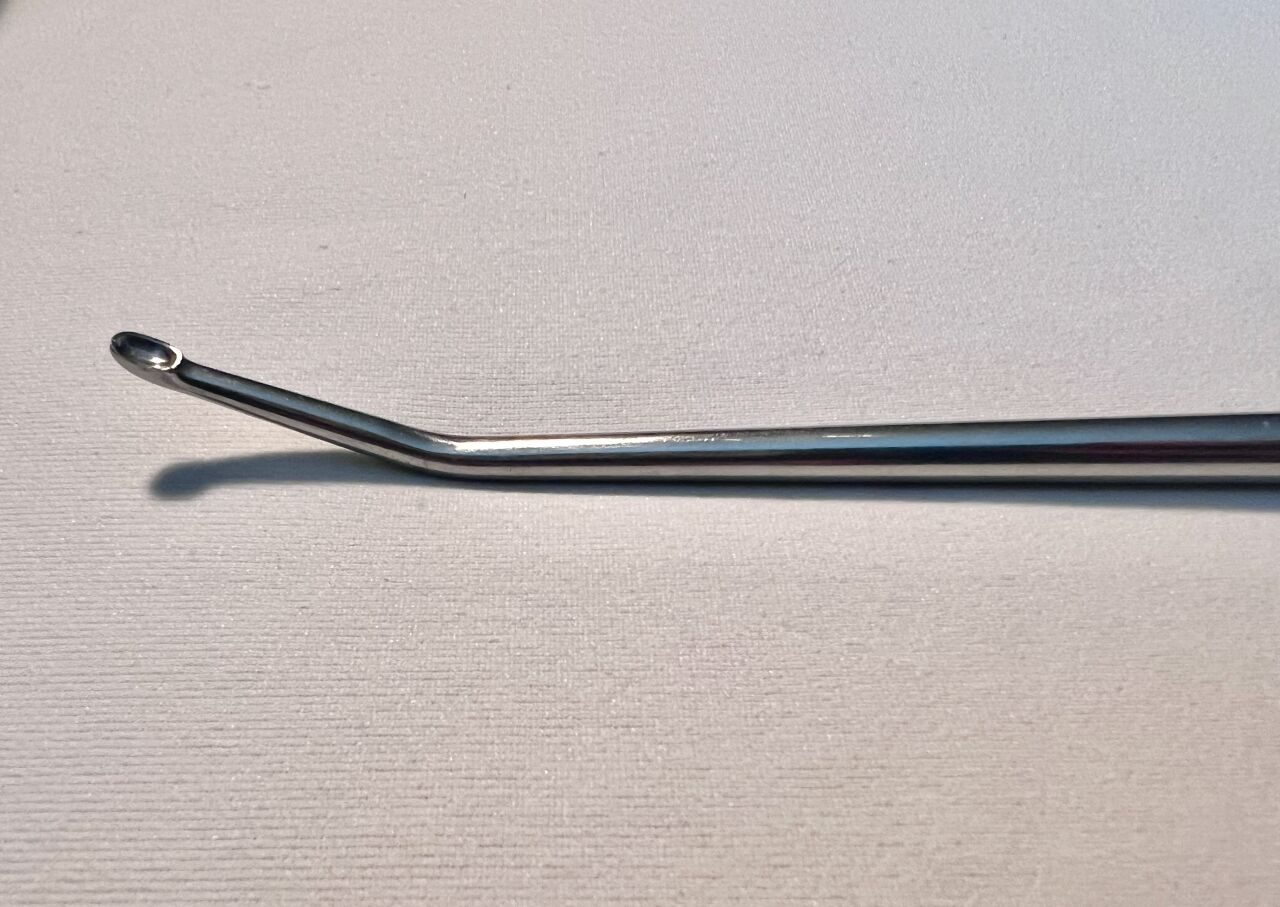 SYNTHES 389.61 Angled 15deg Oval-Head Bone Curette 3.5mm — photo 3