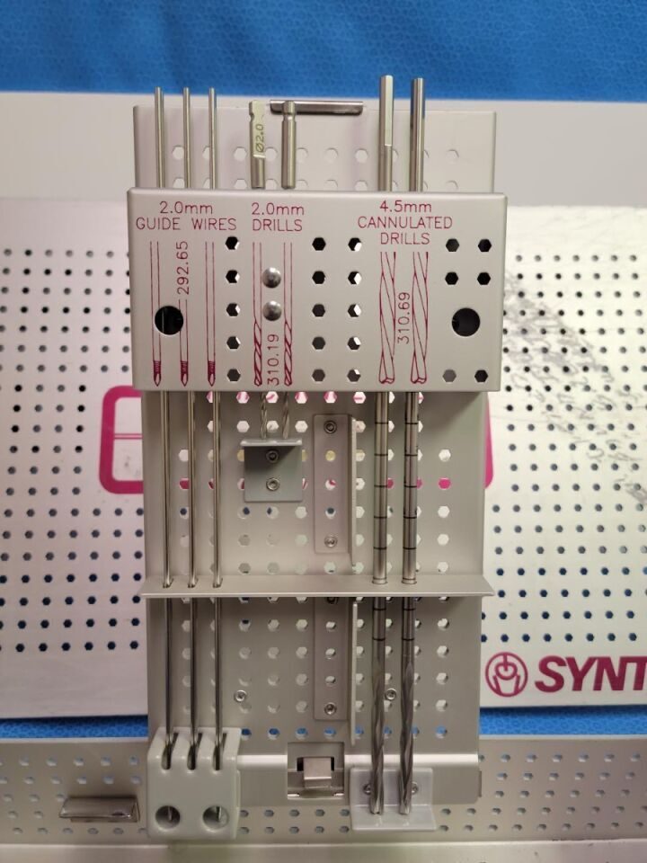 SYNTHES 7.0mm Cannulated Screw Set — photo 4