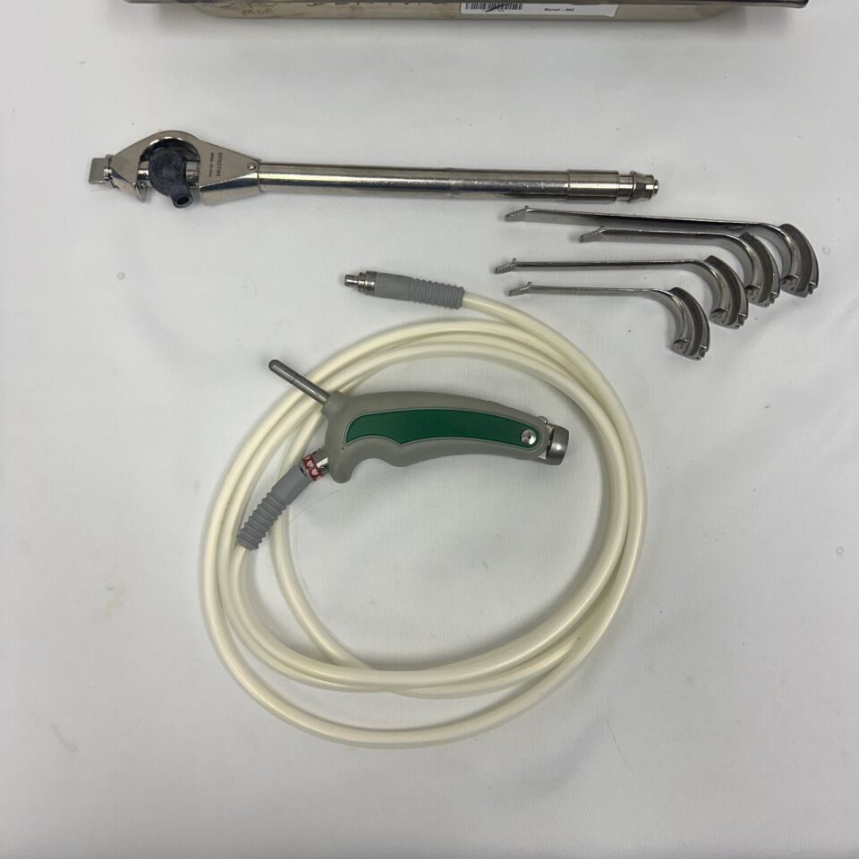 GENZYME SaphLITE RadLite w/ Distal Arm 5 Blades Tissue Retractor System — photo 7