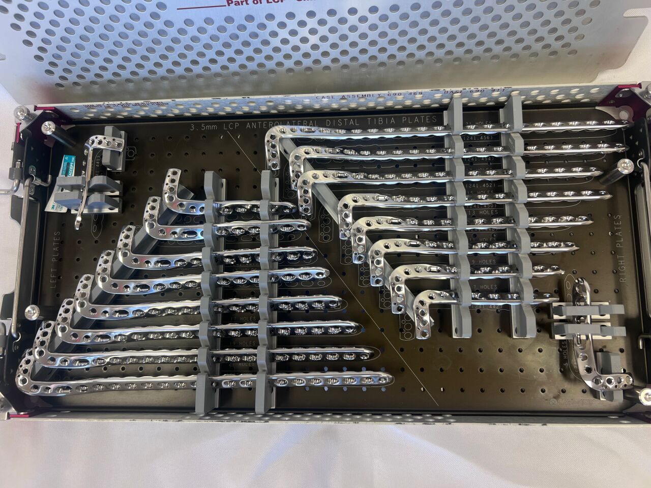 SYNTHES 3.5mm LCP Anterolateral Distal Tibia Set — photo 2