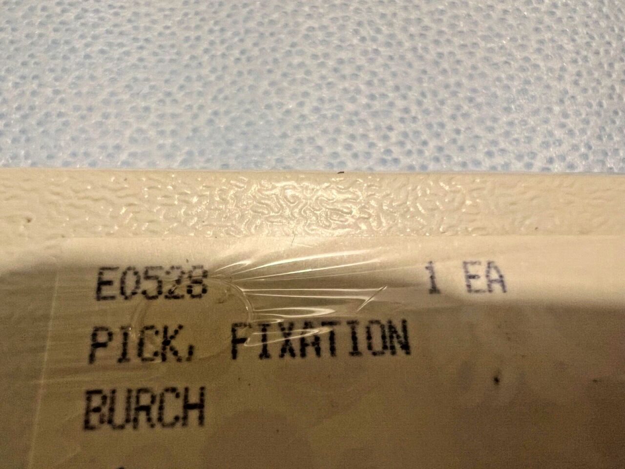 BAUSCH & LOMB E0528  Burch Fixation Pick 5-1/8" Length Sharp Tip Prongs 3mm Apart — photo 2