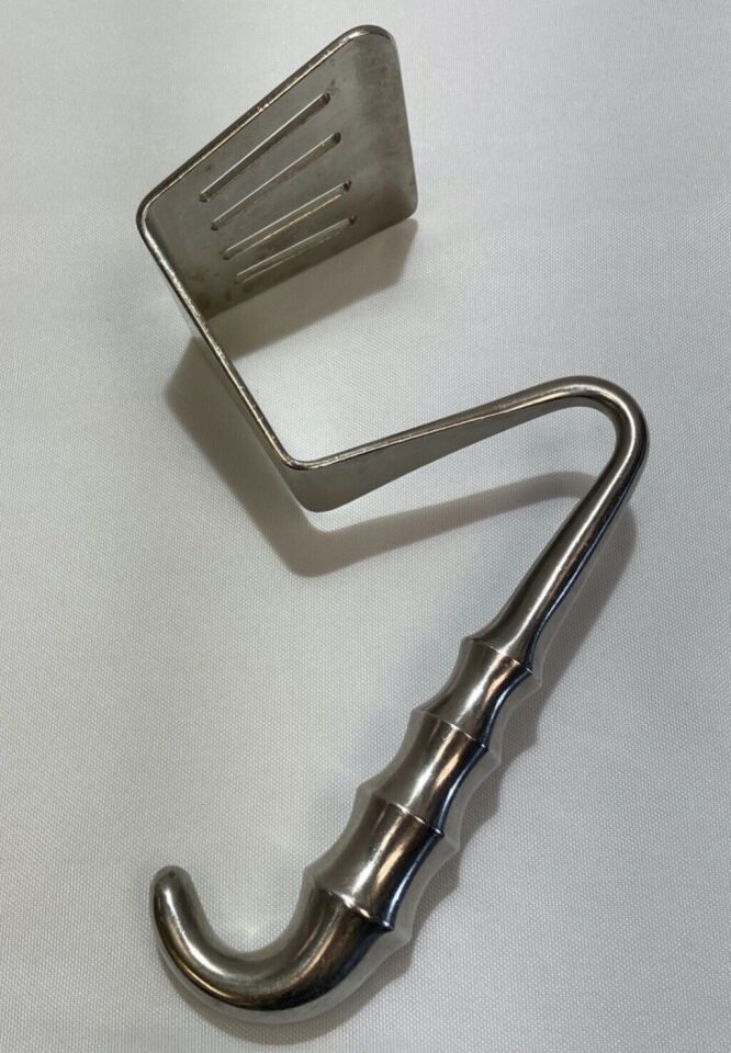V. MUELLER CH900 Scapular Davidson Retractor 3" x 3.5" — photo 3